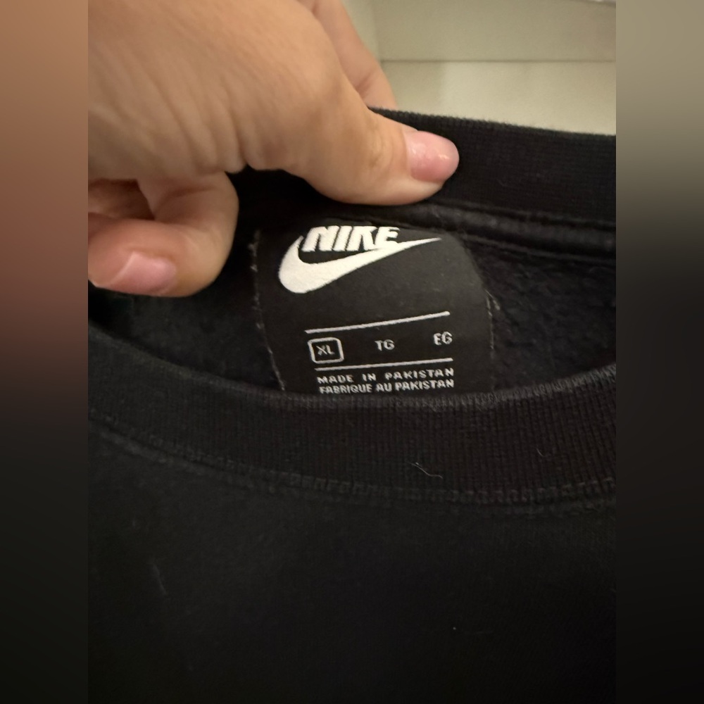 Nike Black Crewneck Sweatshirt - Picture 6 of 6